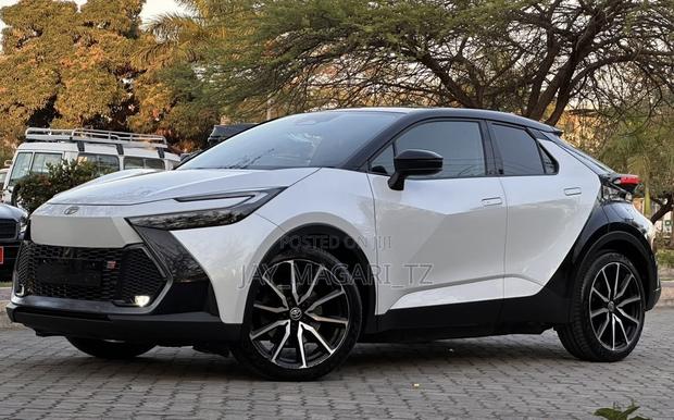 Toyota C-HR 2024 White