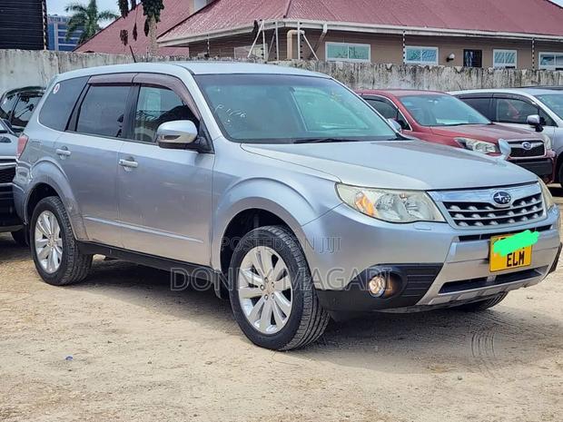 Subaru Forester 2011 Silver