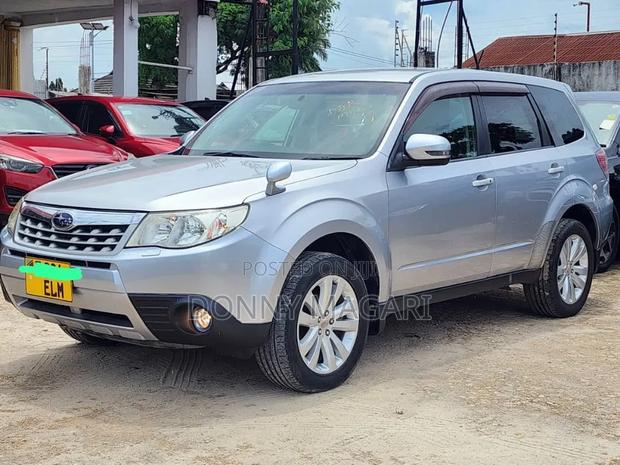 Subaru Forester 2011 Silver