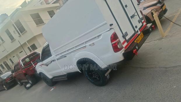 Toyota Hilux 2018 White