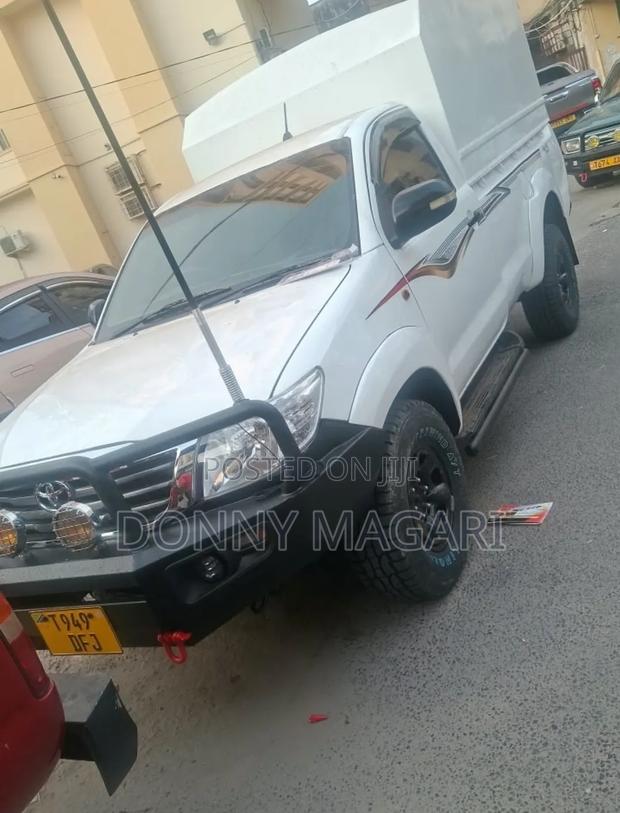 Toyota Hilux 2018 White