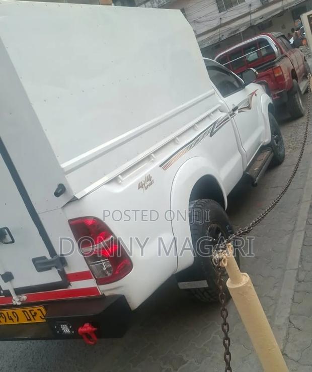 Toyota Hilux 2018 White