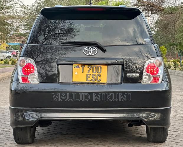 Toyota IST 2005 Black