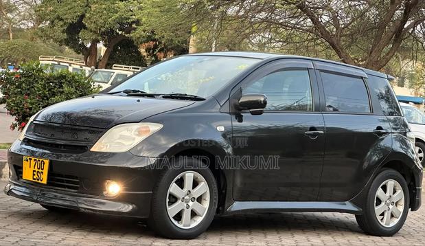 Toyota IST 2005 Black