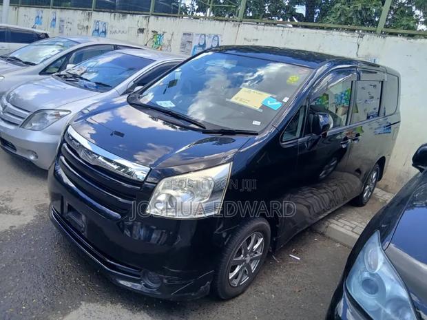 Toyota Noah 2009 Black