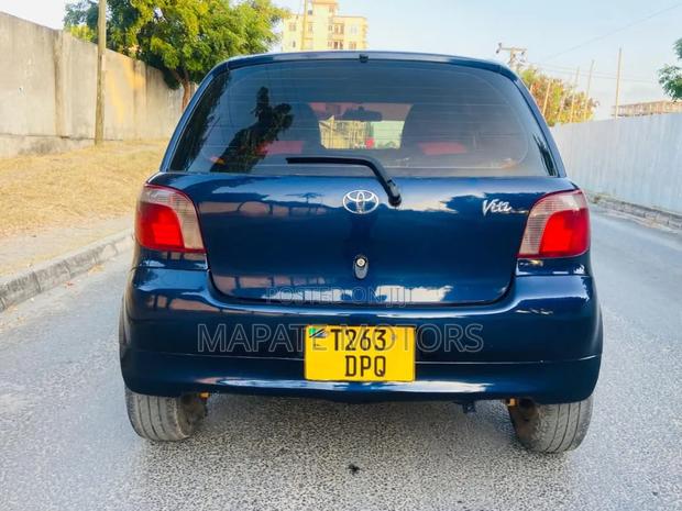 Toyota Vitz 1.0 FWD 5dr 2004 Blue