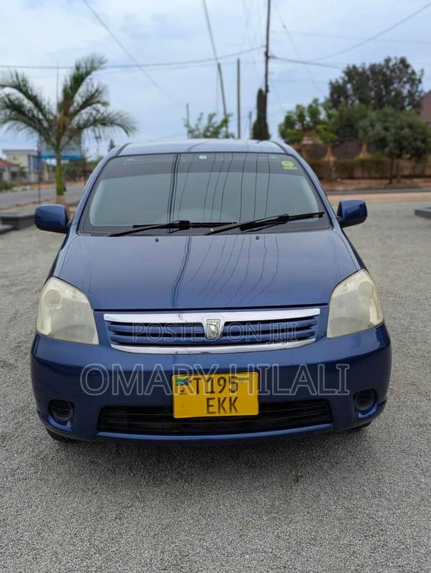 Toyota Raum 2005 Blue