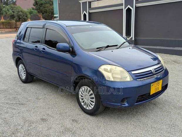 Toyota Raum 2005 Blue
