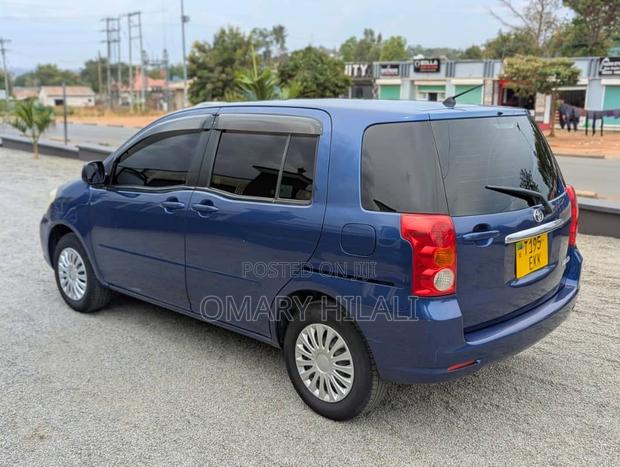 Toyota Raum 2005 Blue