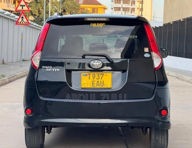Toyota Passo Sette 2009 Black