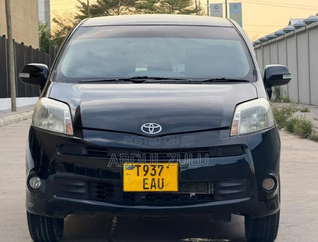 Toyota Passo Sette 2009 Black