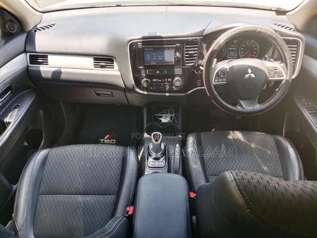 Mitsubishi Outlander 2014 White