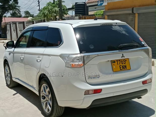Mitsubishi Outlander 2014 White