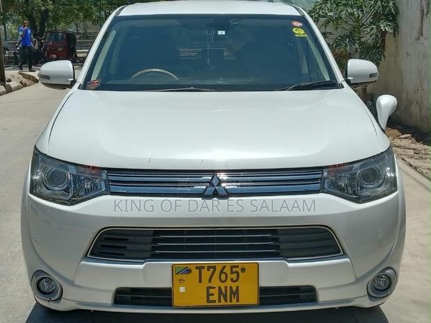 Mitsubishi Outlander 2014 White