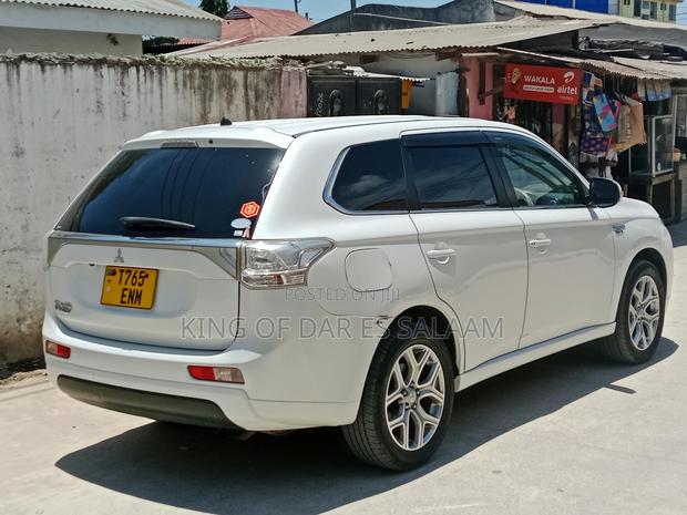 Mitsubishi Outlander 2014 White