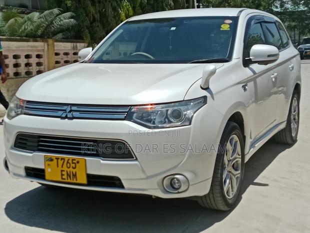 Mitsubishi Outlander 2014 White