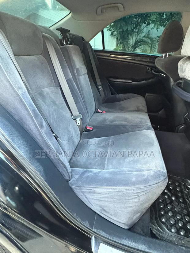 Toyota Crown 2004 Black