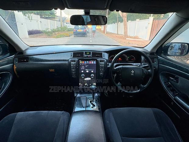Toyota Crown 2004 Black