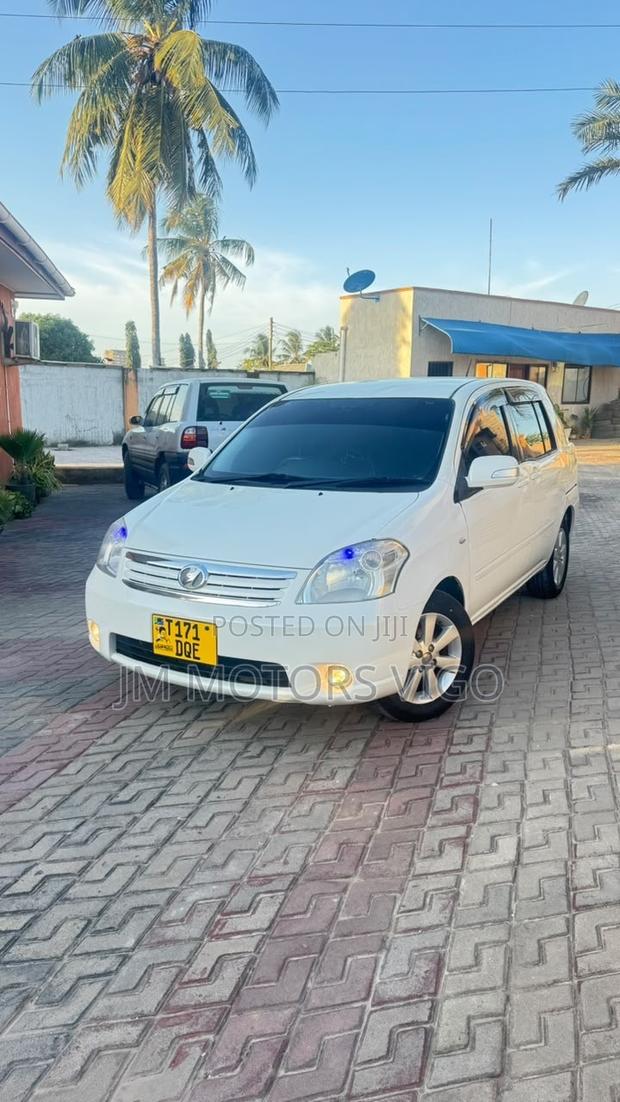 Toyota Raum 2006 Pearl