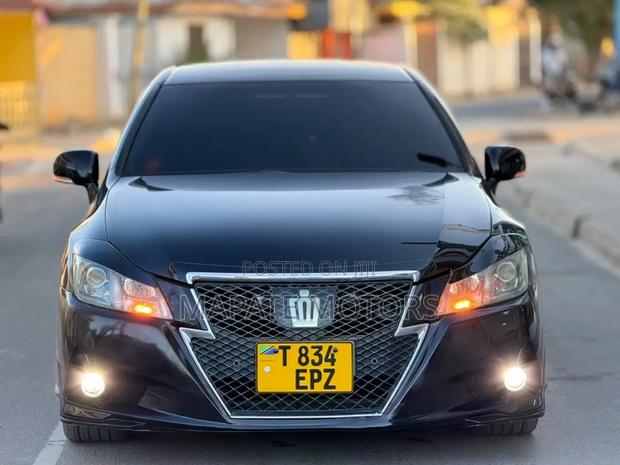 Toyota Crown 2010 Black