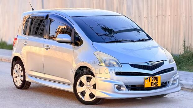 Toyota Ractis 2005 Silver