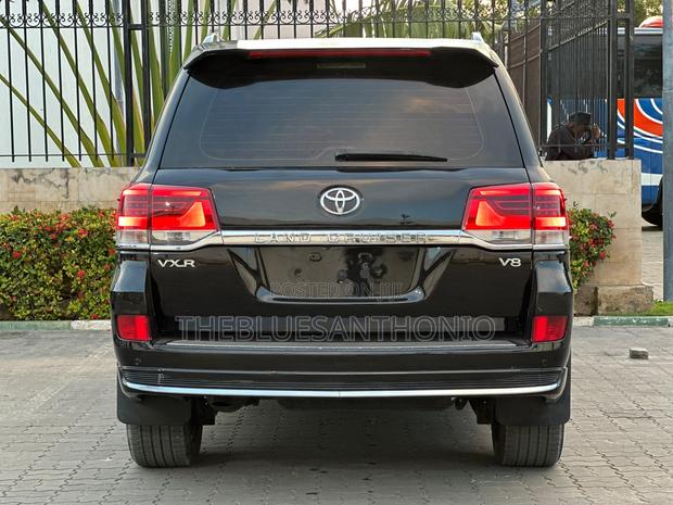 Toyota Land Cruiser 2015 Black