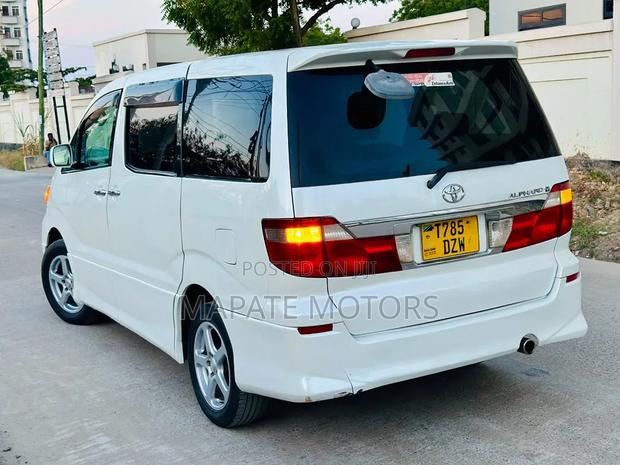 Toyota Alphard 2.4 Petrol AWD 2005 White