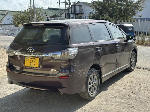 Toyota Wish 2014