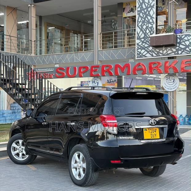 Toyota Vanguard 2011 Black