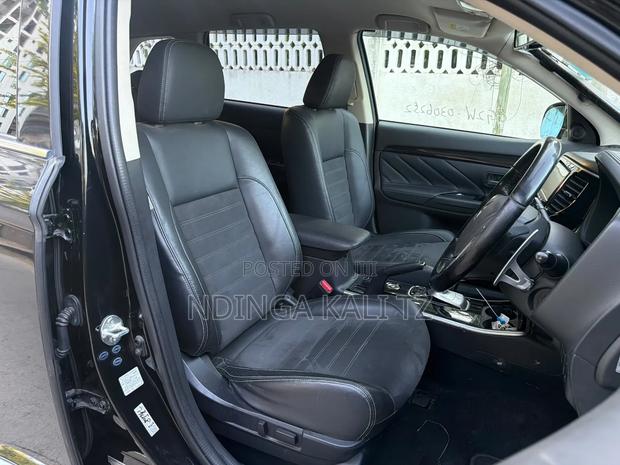 Mitsubishi Outlander 2015 Black