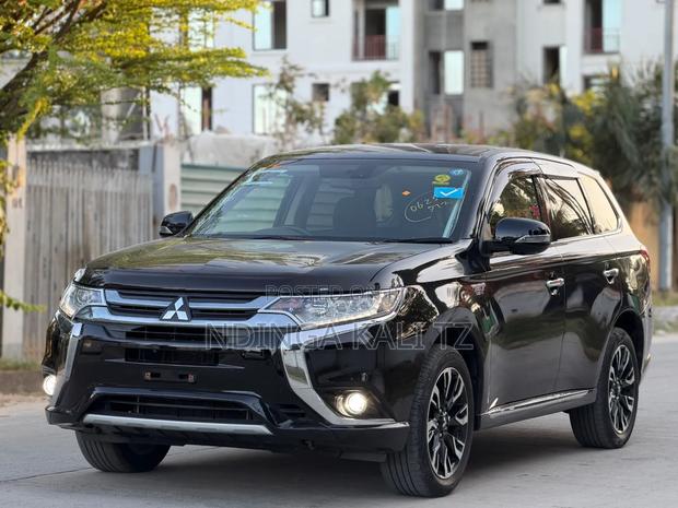 Mitsubishi Outlander 2015 Black