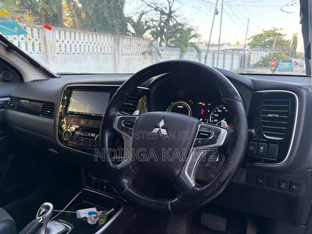 Mitsubishi Outlander 2015 Black