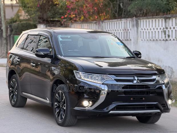 Mitsubishi Outlander 2015 Black