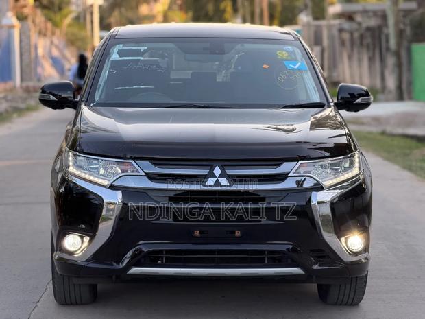 Mitsubishi Outlander 2015 Black
