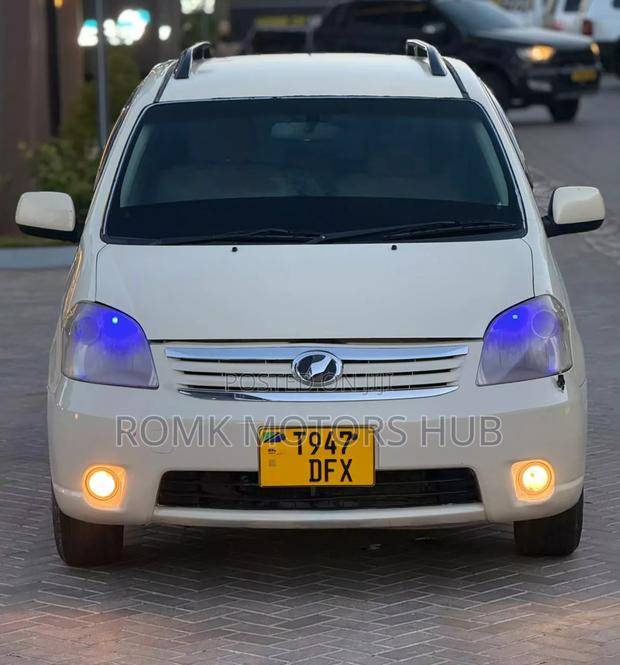 Toyota Raum 2007 White