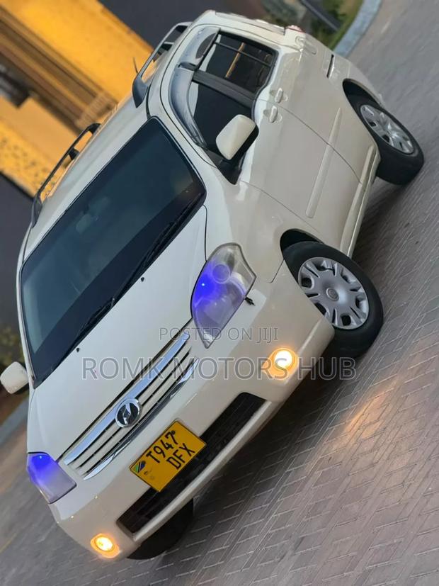 Toyota Raum 2007 White