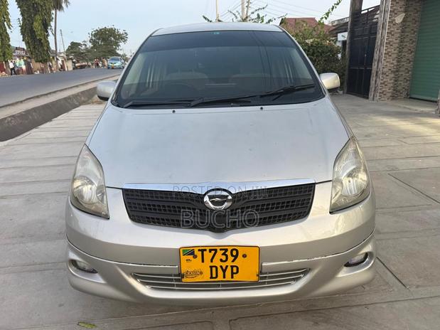 Toyota Corolla Spacio 2005 Gold