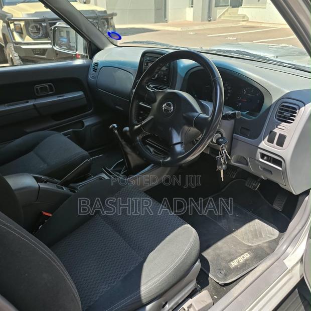 Nissan Hardbody 2019 Silver