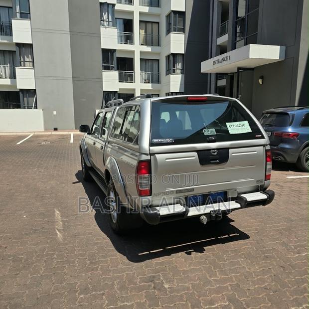 Nissan Hardbody 2019 Silver
