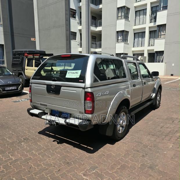 Nissan Hardbody 2019 Silver