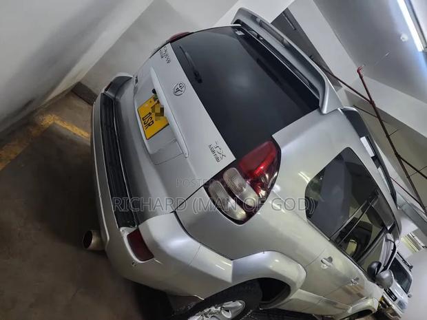 Toyota Land Cruiser Prado 2006 Silver