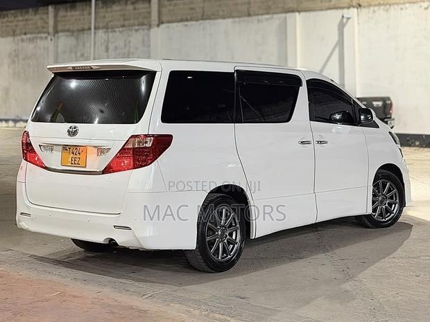 Toyota Vellfire 2009 White
