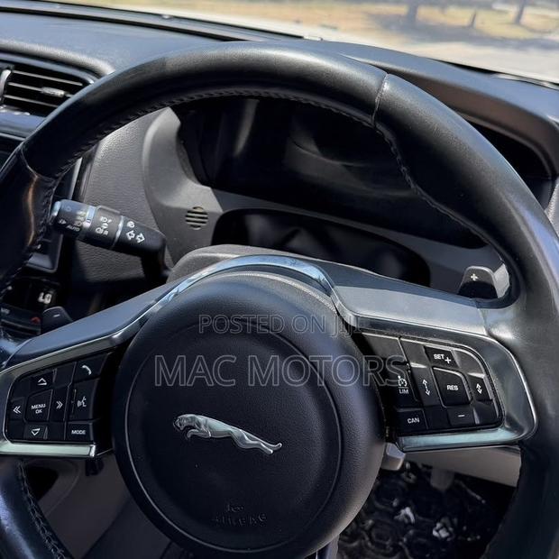 Jaguar F-Pace 2018 White