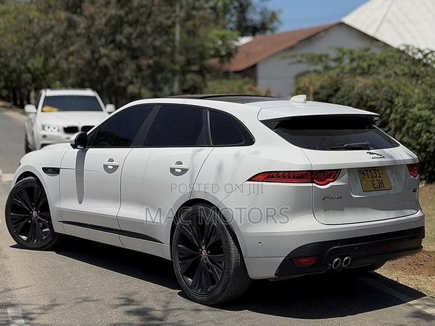 Jaguar F-Pace 2018 White