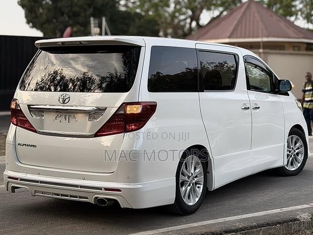 Toyota Alphard 2009 White