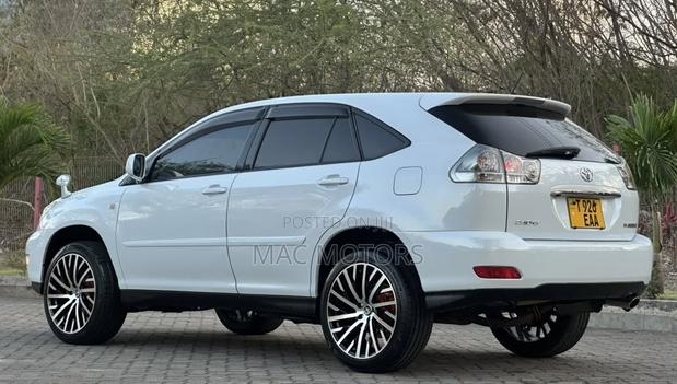 Toyota Harrier 2007 White