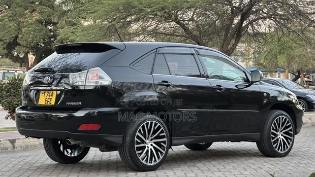 Toyota Harrier 2.4 2006 Black