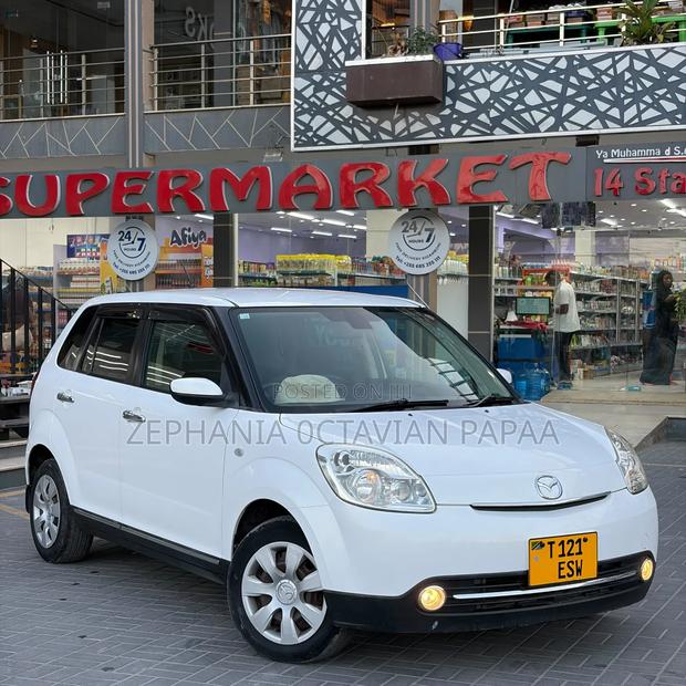 Mazda Verisa 2010 White