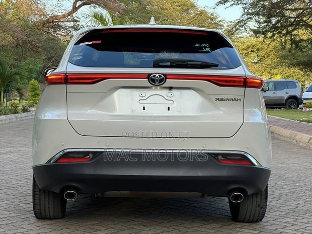 Toyota Harrier 2.0 2020 White