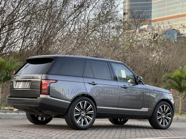 Land Rover Range Rover Vogue 2015 Gray